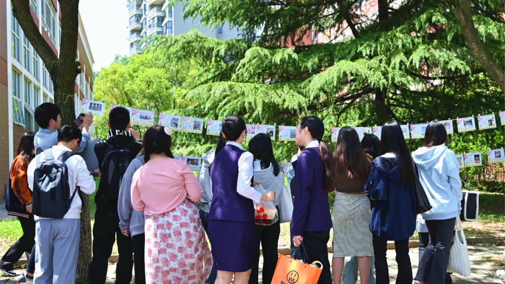 成人韩漫
举办“五育润心，沐光同行”心理摄影大赛作品展暨大众评审活动